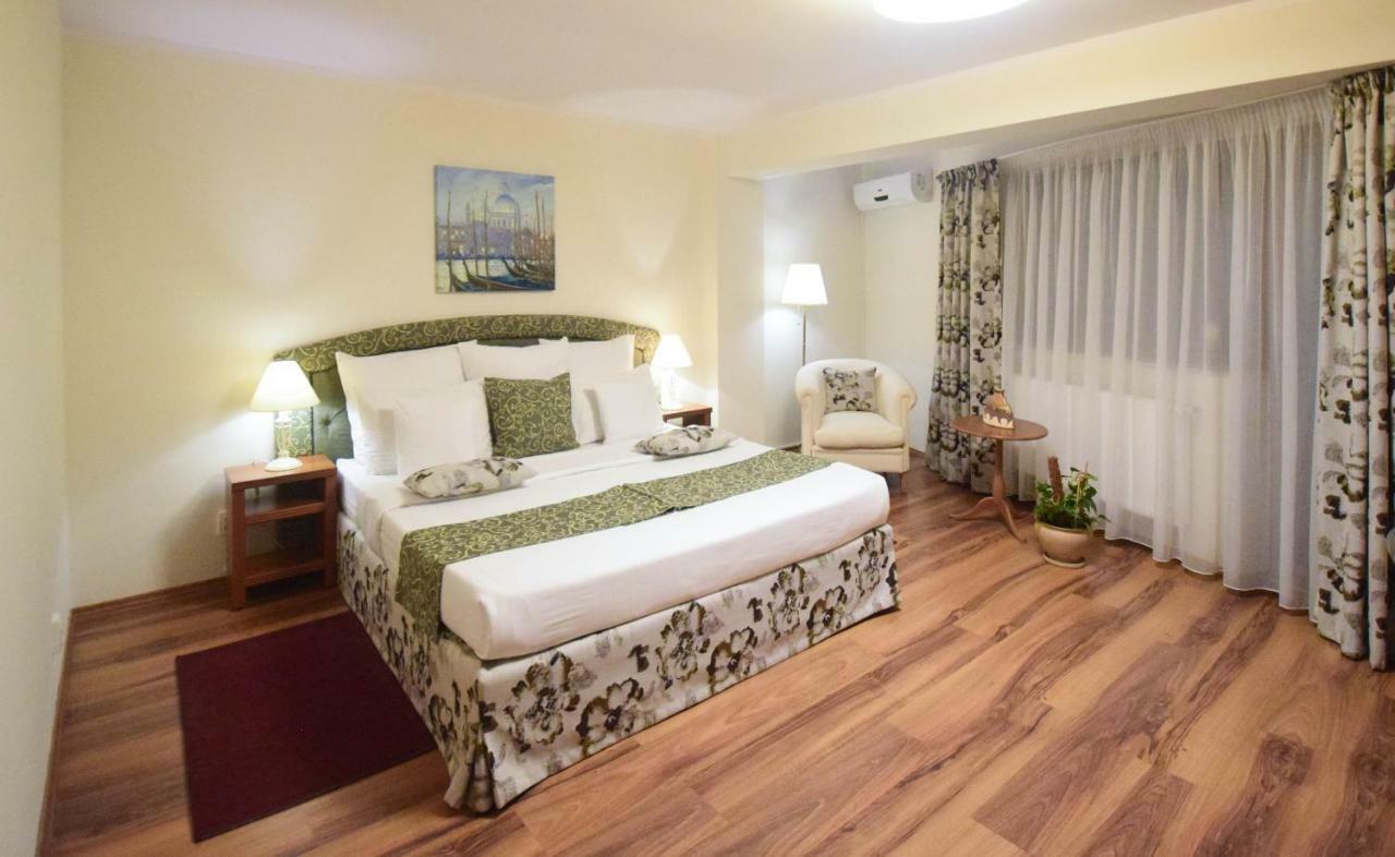 Cabrio Apart Hotel Cluj-Napoca Extérieur photo
