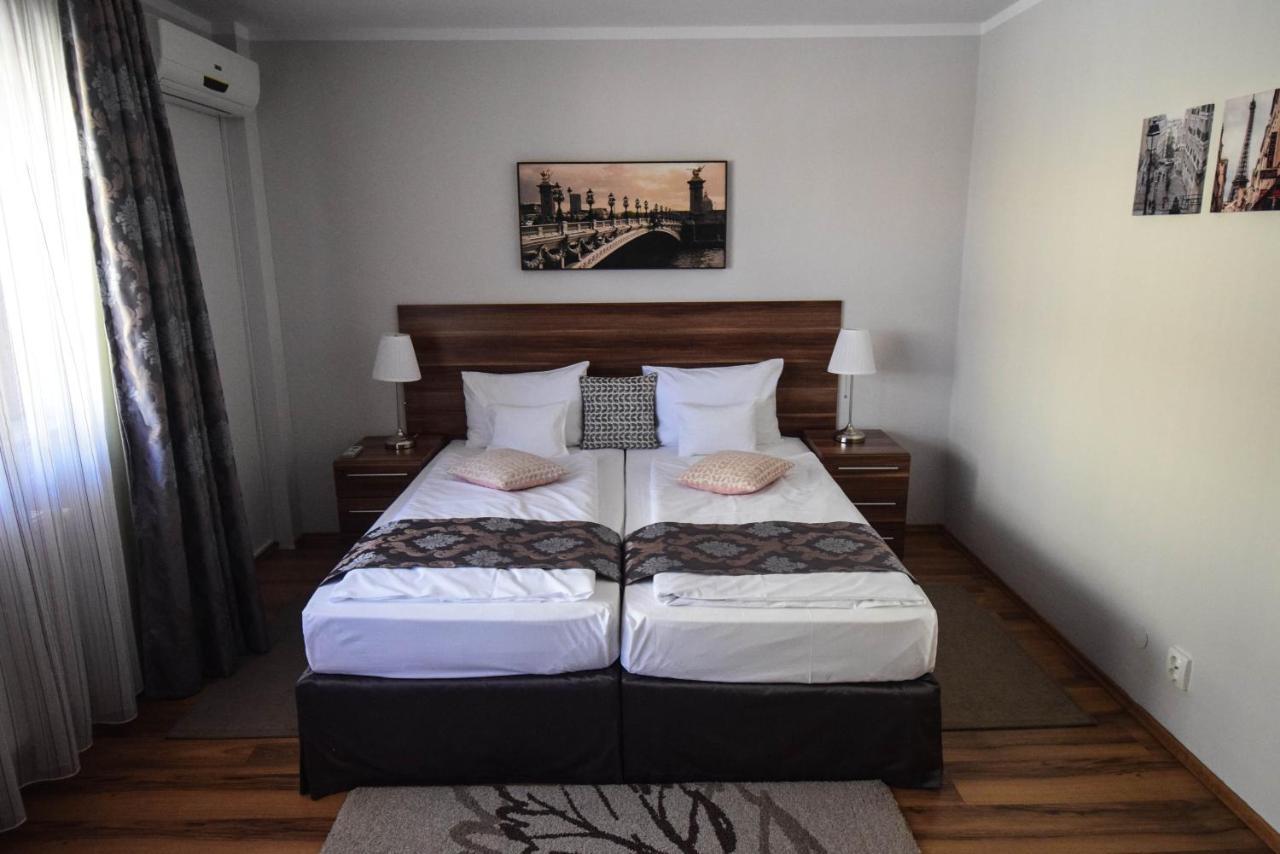 Cabrio Apart Hotel Cluj-Napoca Extérieur photo